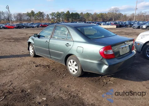 2004 Toyota Camry Le z USA, uszkodzony, nr VIN 4T1BE32K94U282921